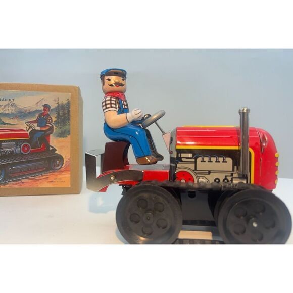 Vintage Wind-Up Tin Toy Tractor – Farmer on Red Crawler with Box – 6” Collectibl - Picture 6 of 15